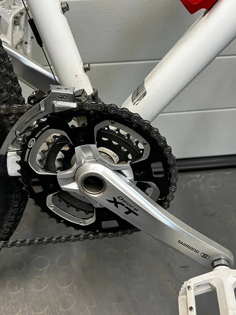 Whyte 19 XC Race Hardtail MTB in Black and White-12