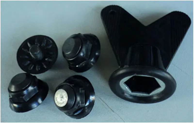 FLR MTB Spare Studs With Key In Black Pack Of 4