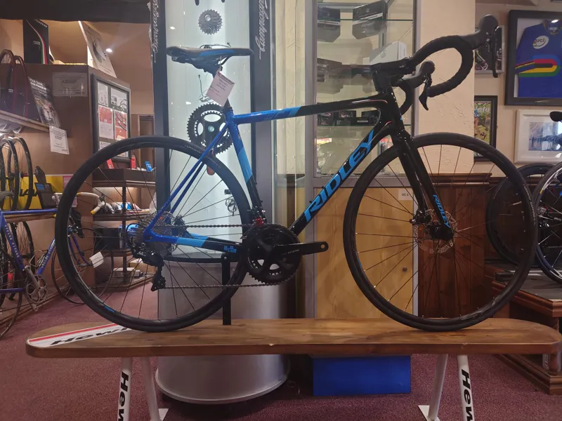 Ridley Helium Disc with Shimano 105 Medium and Black and Blue-1