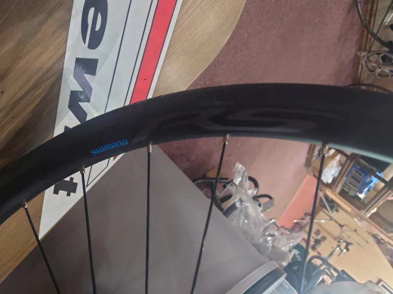 Ridley Helium Disc with Shimano 105 Medium and Black and Blue-4