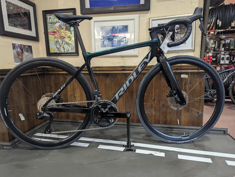 2025 Ridley Falcn 105 Di2 Extra Small in Black and Blue