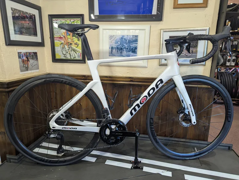 Pre-Owned Moda Finale Size Large in White