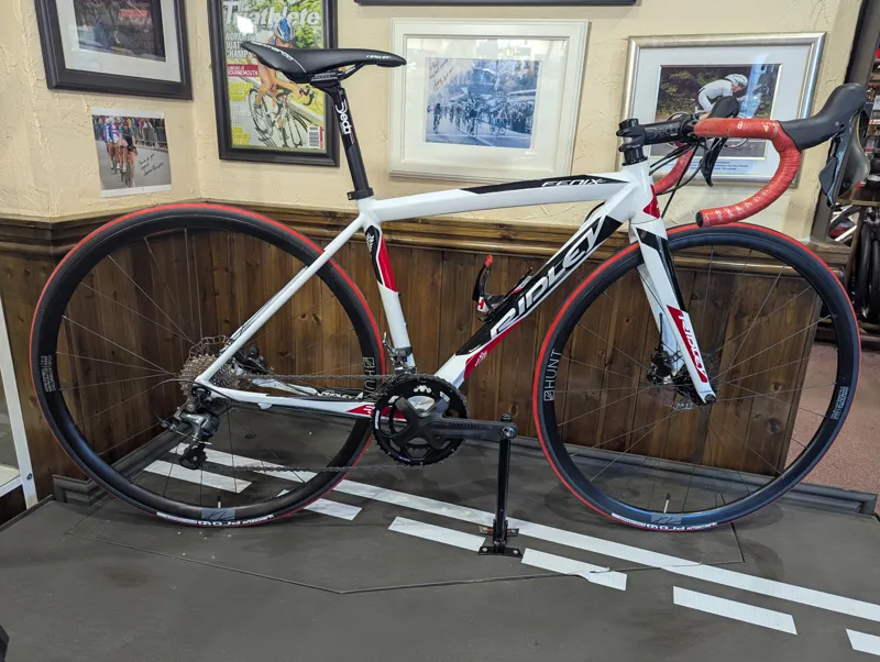 Pre-Owned Ridley Fenix Disc XXS in Red Black and White