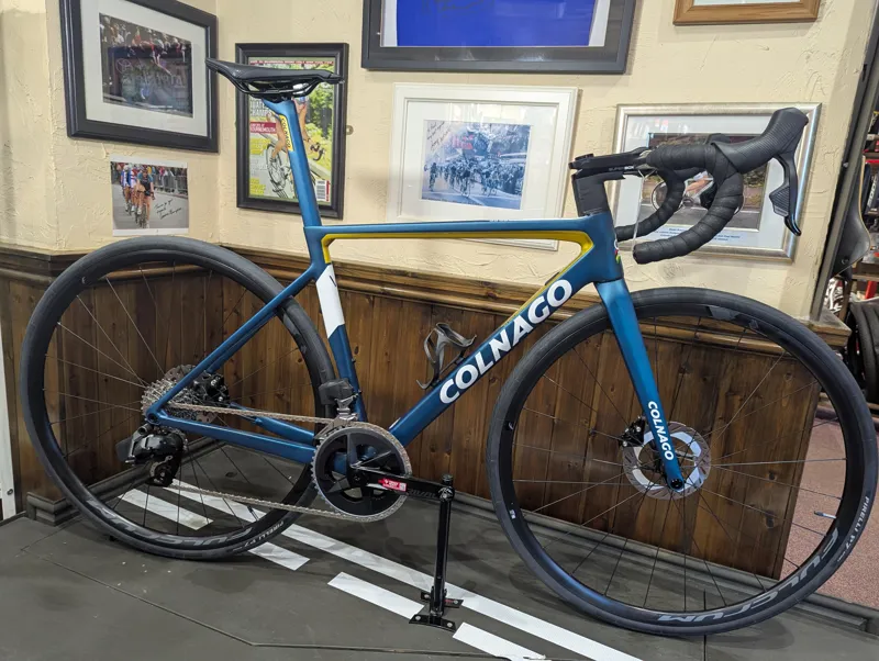 Colnago V3 Disc 2023 Complete Road Bike Rival AXS-1