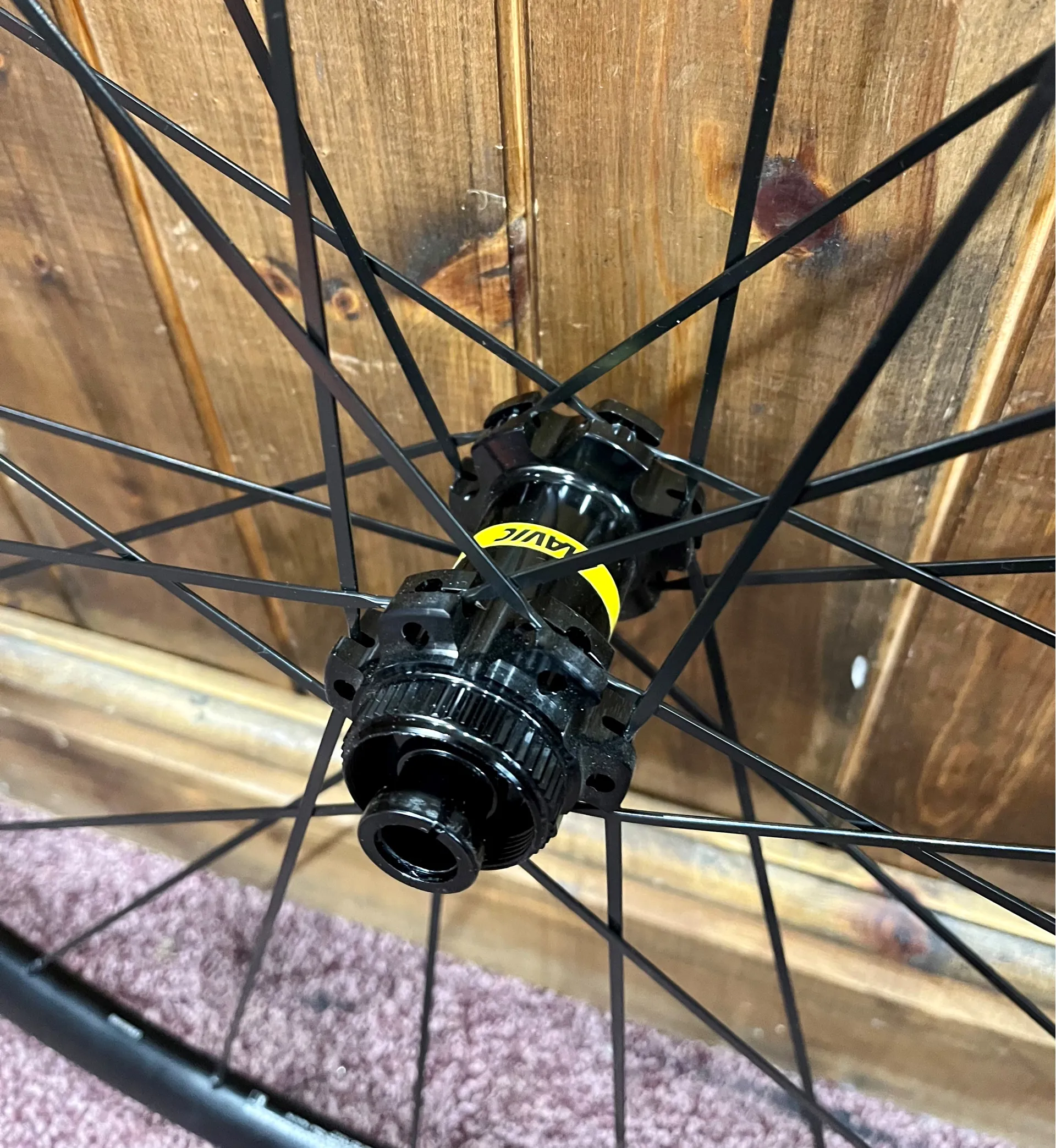 Hub Mavic Aksium Elite Ust Disc Mavic Aksium Elite UST Disc Road